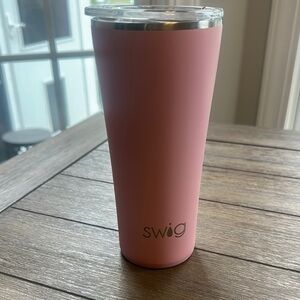 Swig Pink Tumbler with Lid